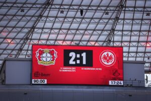 Leverkusen gewinnt gegen Frankfurt