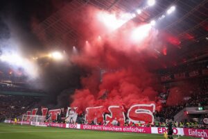 Rauchtöpfe im Stadion