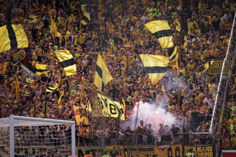Wird der Hamburger SV beim BVB die ersten Punkte holen? BVB Fans