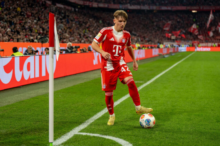 Aufstellung Bayern München gegen VfB Stuttgart Lennart Karl