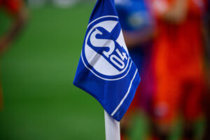Deal mit dem FC Schalke anscheinend geplatzt – Jesper Lindström kommt doch nicht FC Schalke 04