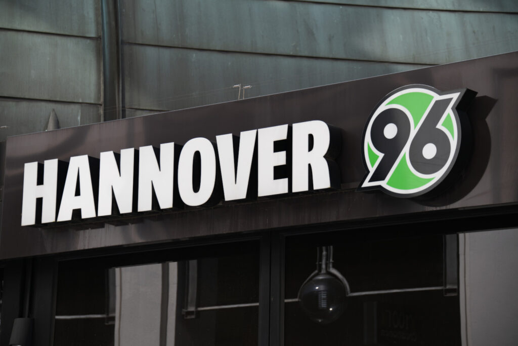 Aufstellungen Energie Cottbus gegen Hannover 96 Hannover 96