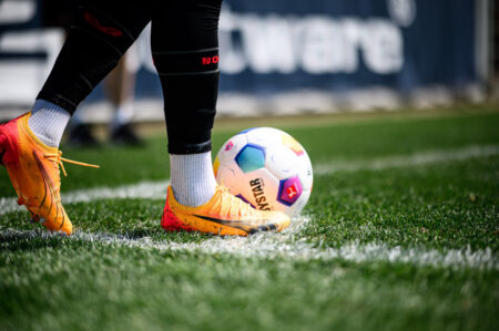 Live-Übertragung Hansa Rostock gegen Waldhof Mannheim Spieler Symbolbild